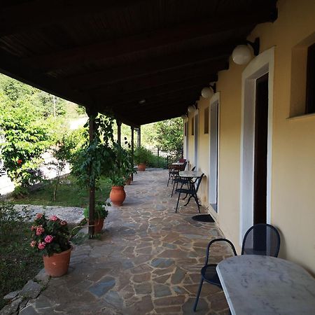 2 Alonia Hotel Anatoliki Frangista Bagian luar foto