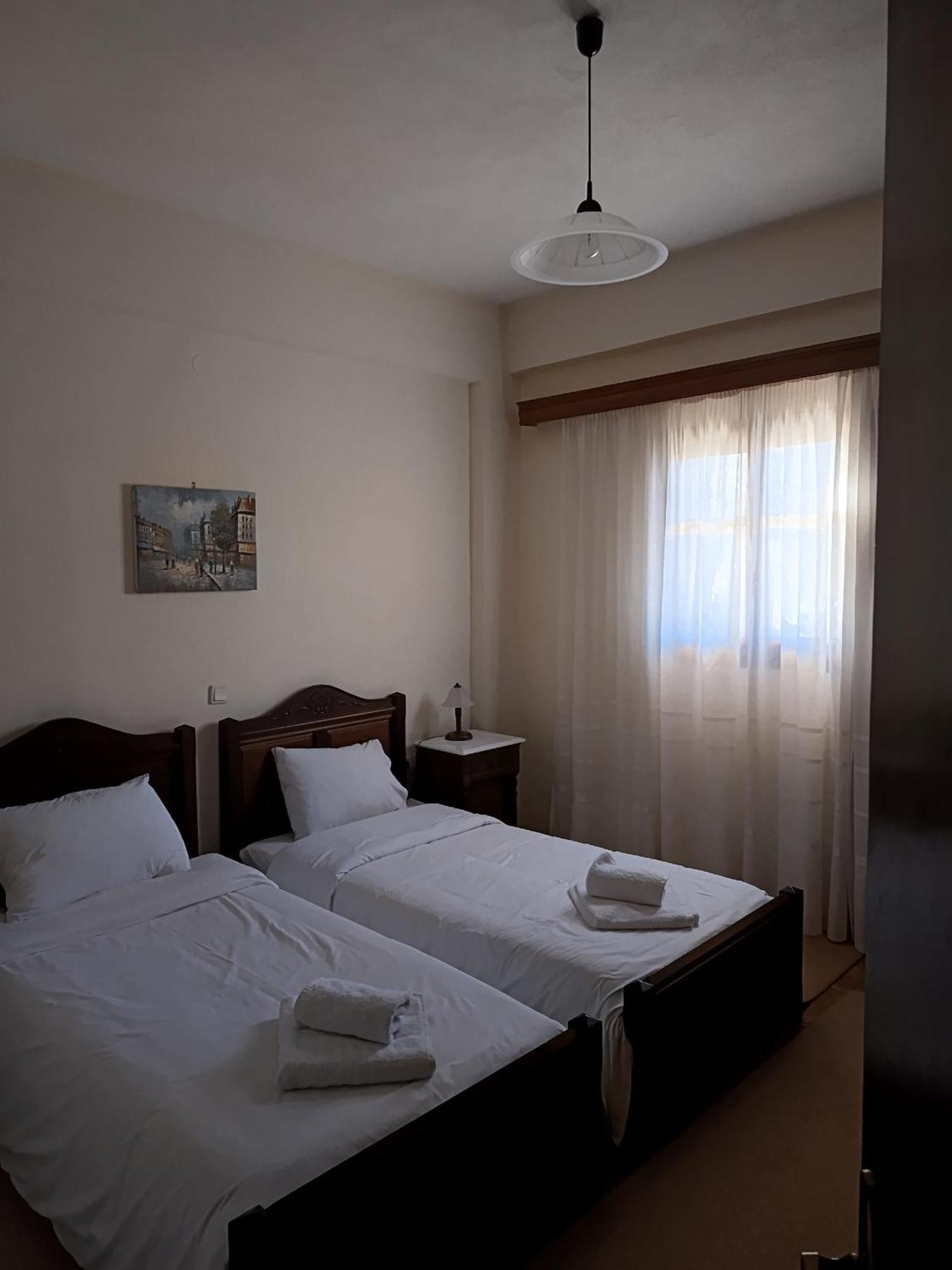 2 Alonia Hotel Anatoliki Frangista Ruang foto