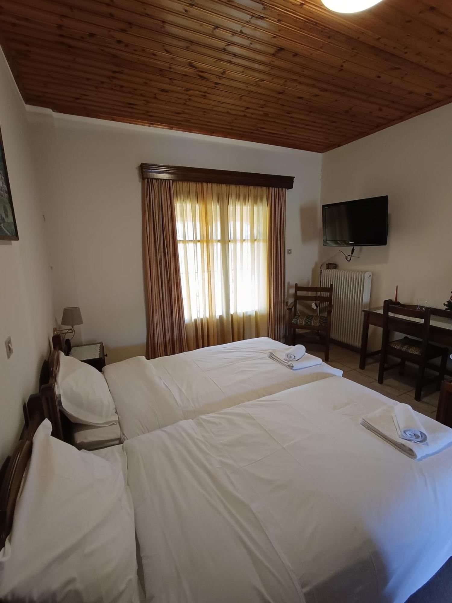 2 Alonia Hotel Anatoliki Frangista Ruang foto