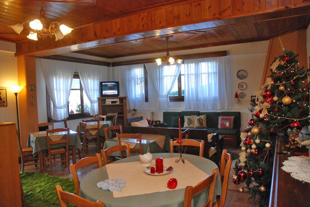 2 Alonia Hotel Anatoliki Frangista Bagian luar foto